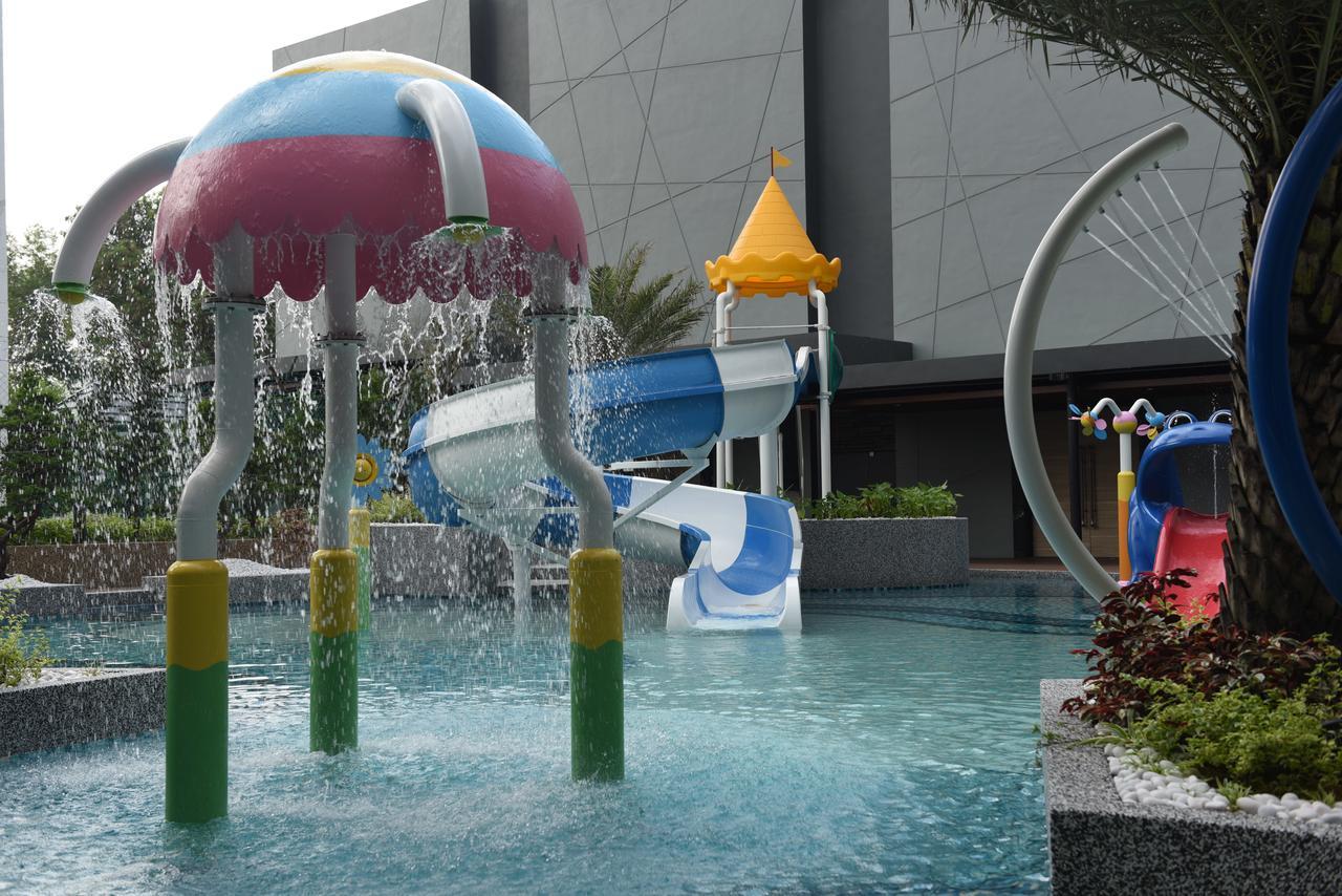 Vangohh Eminent Hotel & Spa Bukit Mertajam Exterior photo
