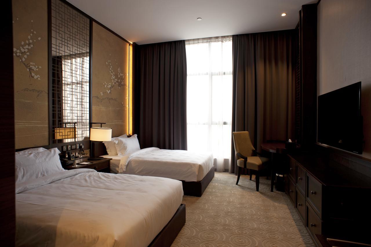 Vangohh Eminent Hotel & Spa Bukit Mertajam Exterior photo