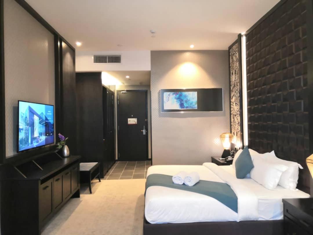 Vangohh Eminent Hotel & Spa Bukit Mertajam Exterior photo